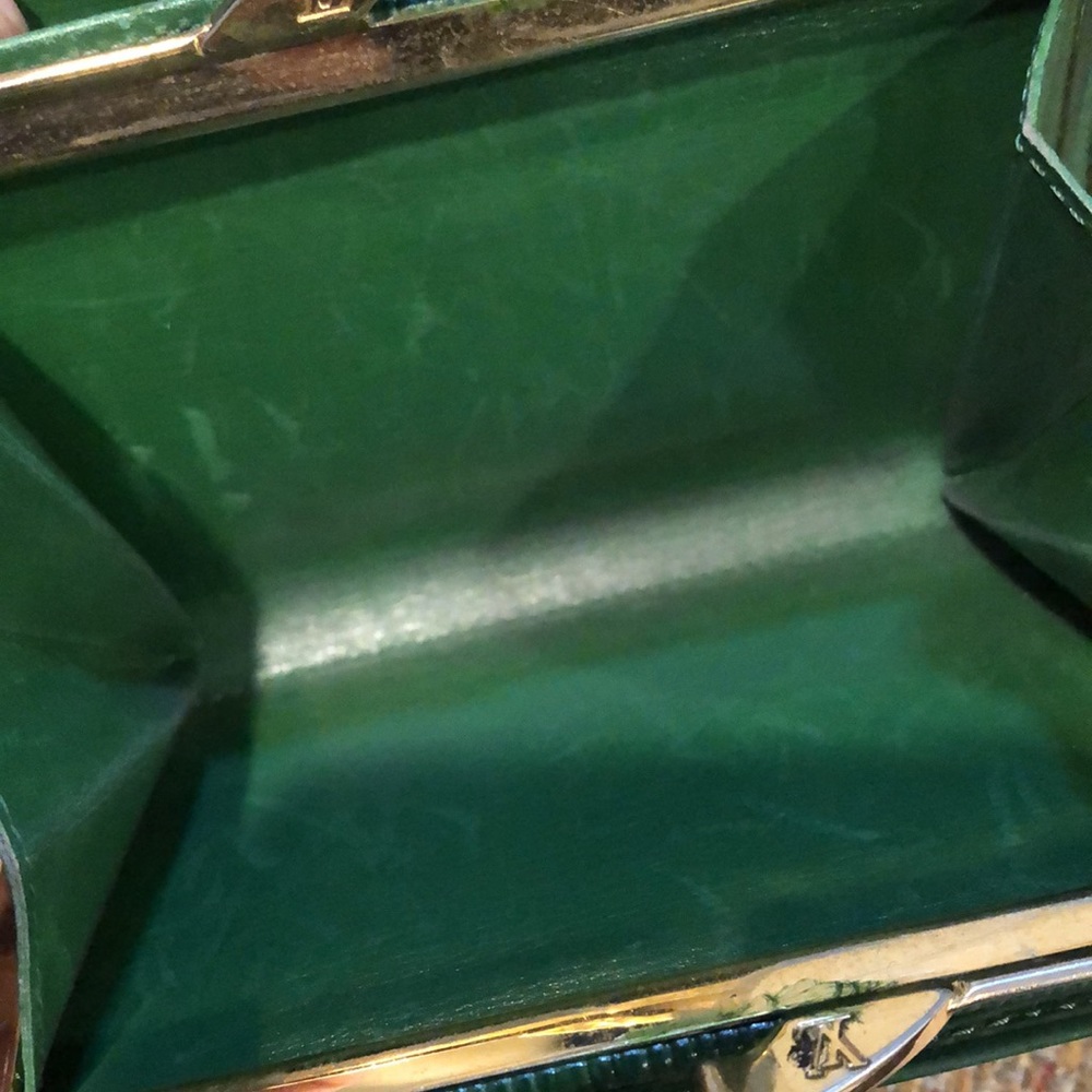 LOUIS VUITTON Green EPI Kiss Lock Wallet Porte Monnaie Viennois MI0966 - Picture 5 of 17